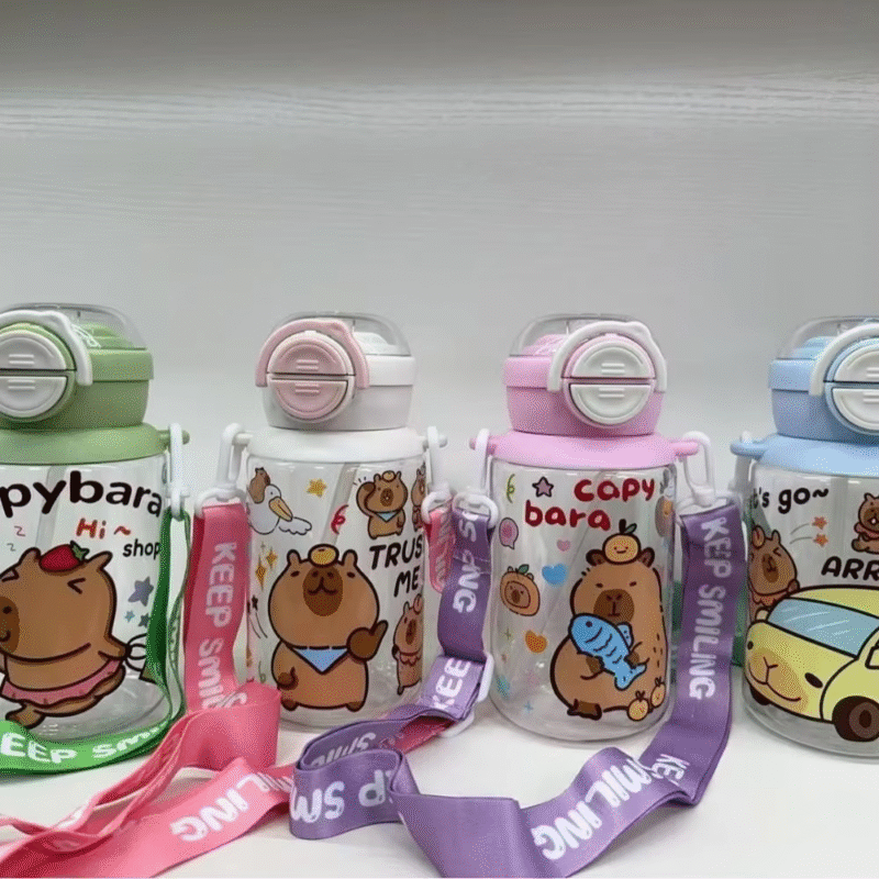 Novelty Light Blue Plastic Bottles with Cartoon Capybara Design, 500ml Cartoon