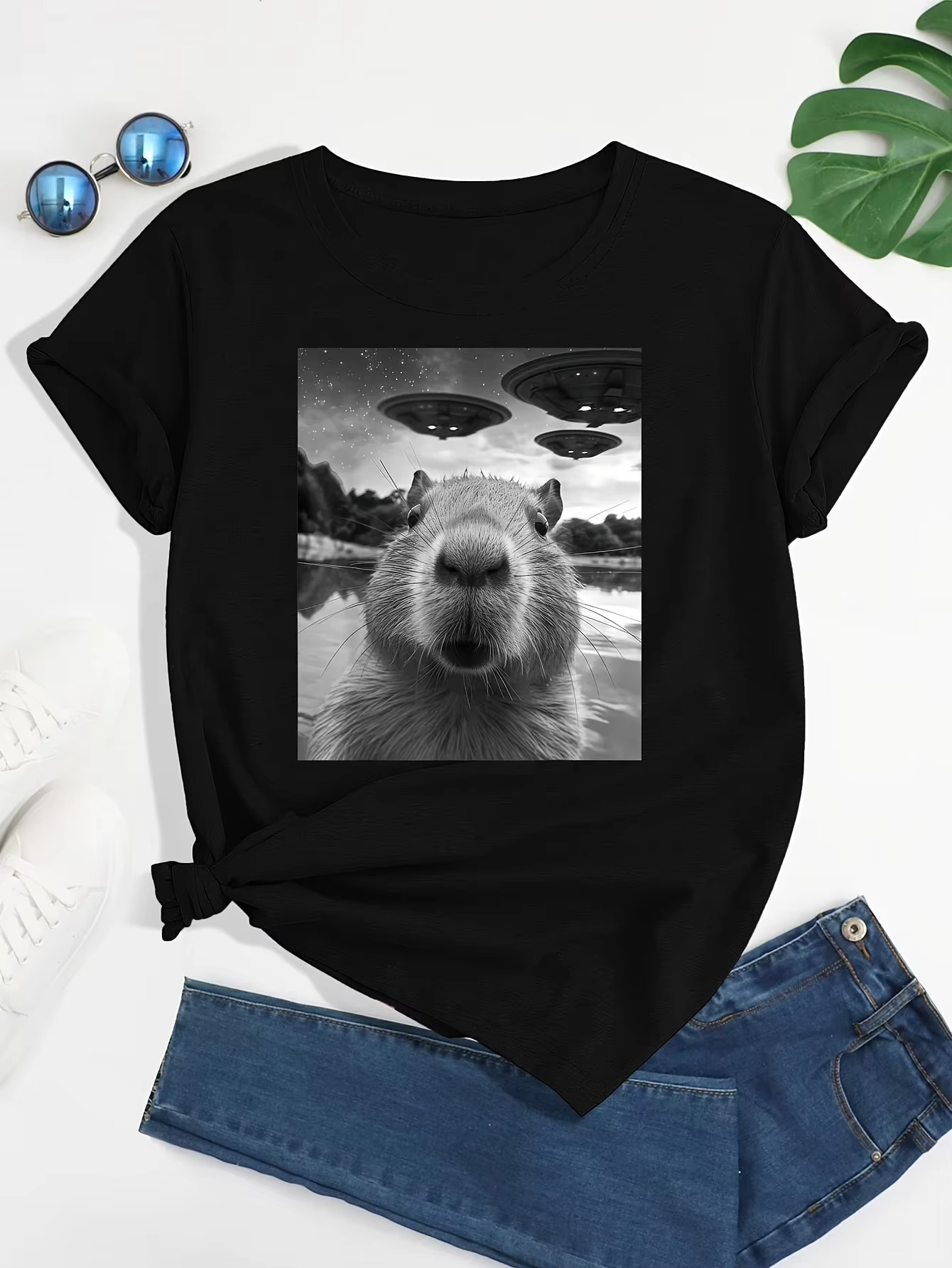 Women's Clothing: Casual Short Sleeve T-Shirt with Pop Capybara Print for Spring and Summer - Image 2