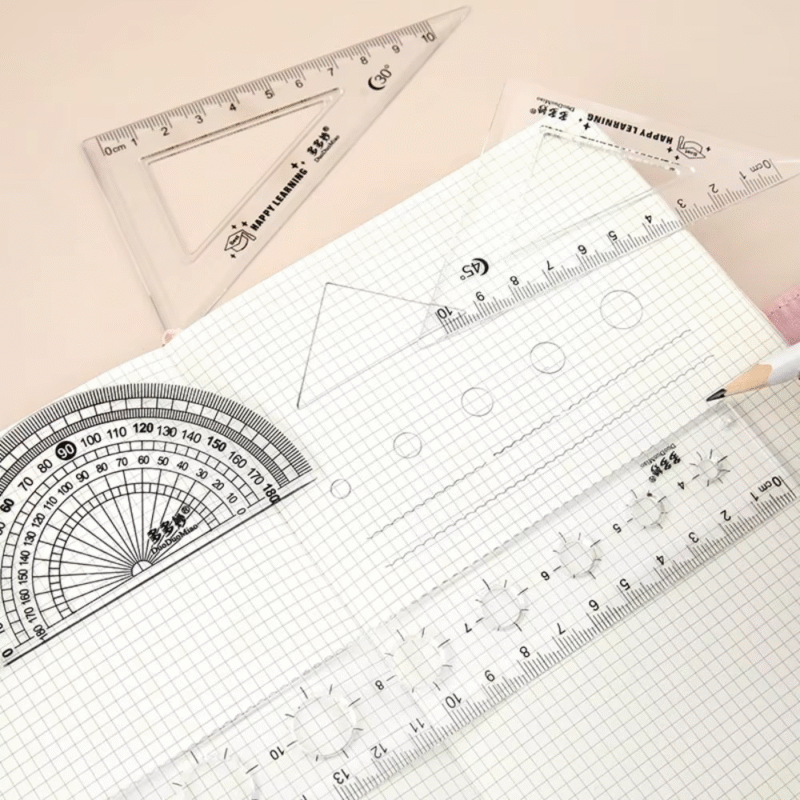 Examine this adorable cartoon straight triangle ruler for dividing, drafting, and math drawing. Each set contains four pieces, and these rulers belong to the Set of Clear Capybara Rulers