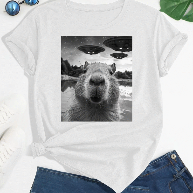 Women's Clothing: Casual Short Sleeve T-Shirt with Pop Capybara Print for Spring and Summer