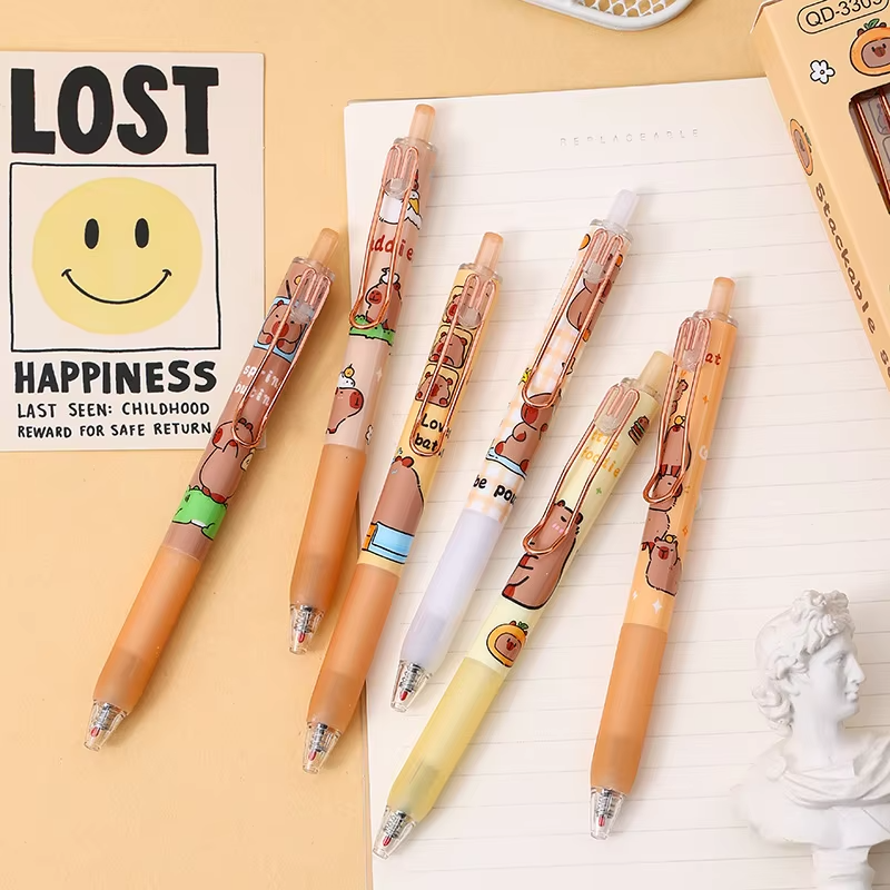 Six pieces of kids’ stationery, school cap, writing pens, and office supplies, based on cute capybaras, along with the rest of the set, are available for sale as gift items