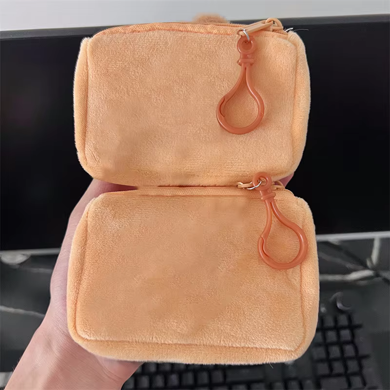 Charming Plush Coin Purse with Keychain featuring a Quaint Star Capybara; Cartoon Small Wallet for Keeping Change and Earphones - Image 2